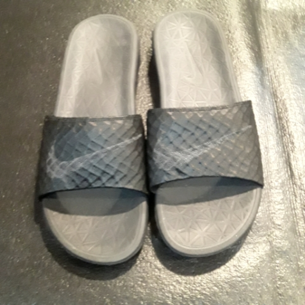Size 10 Black Nike slides